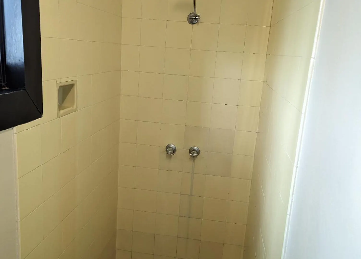 Grand Central Hotel Proserpine